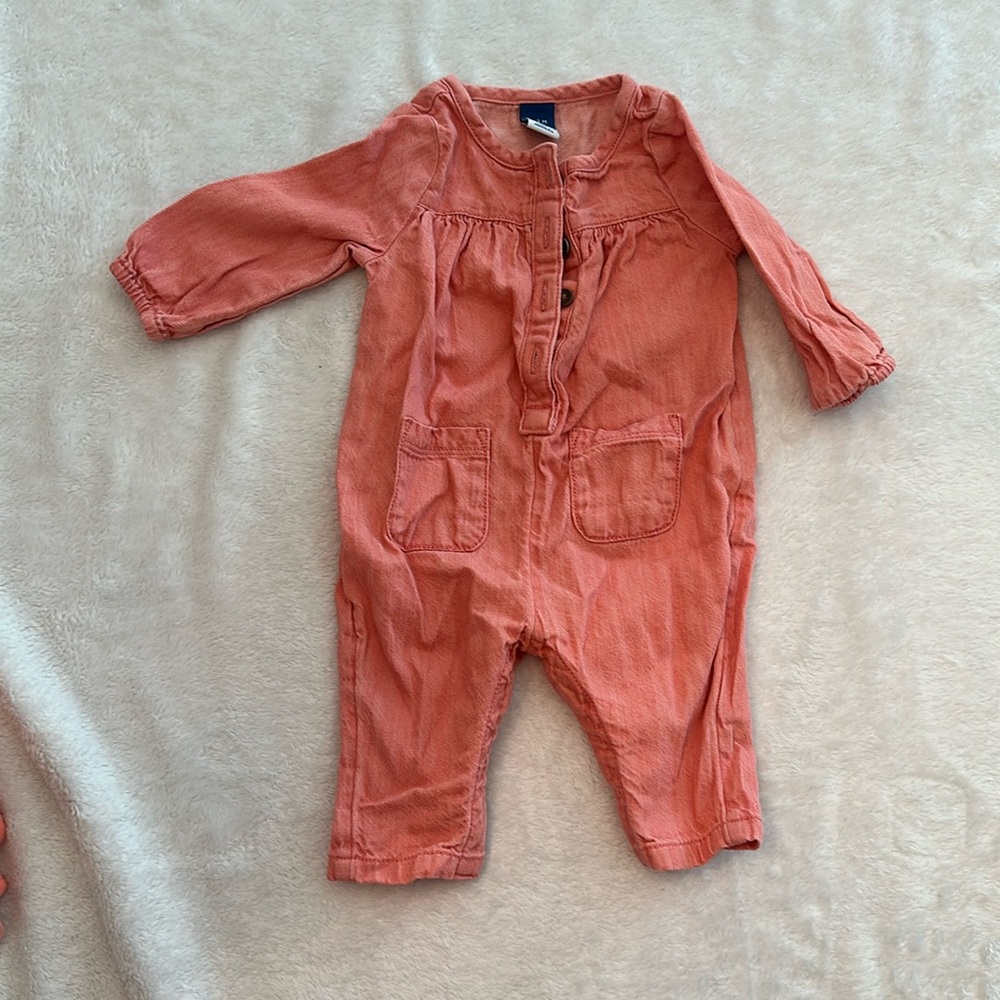 Old navy long sleeve romper, 0-3mo